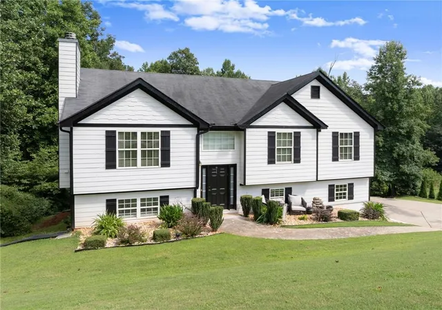 Photo 3 of Single family home for sale at 2786 Summer Crk Dr, Gainesville, GA 30507 | MLS# 7815331 | Listing updated on 2026-09-05