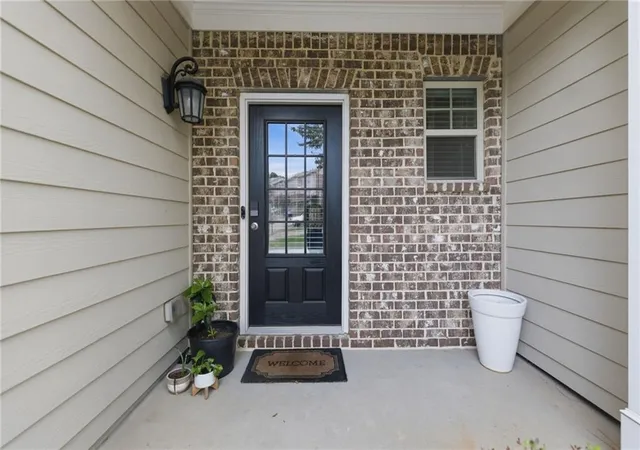 Photo 2 of Townhouse for sale at 7174 Kingswood Run Dr, Atlanta, GA 30340 | MLS# 7781817 | Listing updated on 2026-09-26