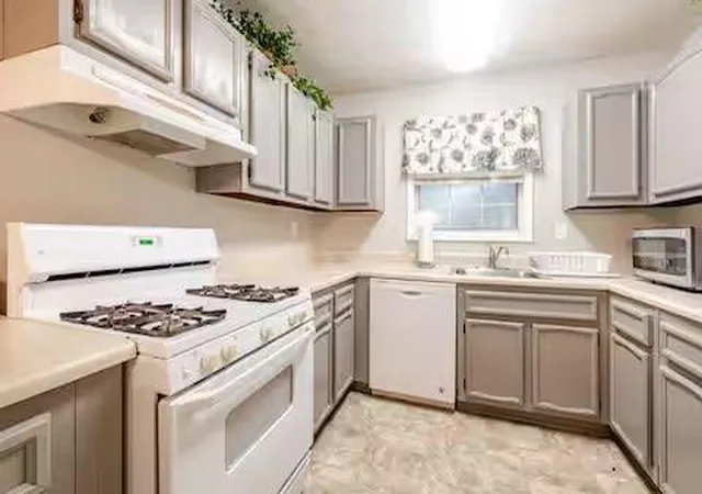 4th image of 1312 Brockett Pl, Clarkston, GA 30021 | MLS# 7803080
