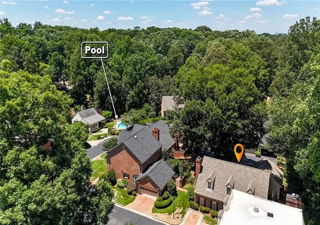 4th image of 1809 Bedfordshire Dr, Decatur, GA 30033 | MLS# 7783936