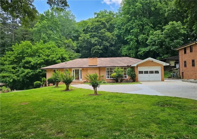 2nd image of 257 Chalmers Dr Nw, Atlanta, GA 30318 | MLS# 7780014