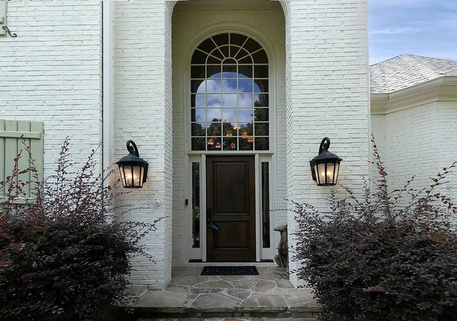 3rd image of 665 Falls Lake Dr, Johns Creek, GA 30022 | MLS# 7811353