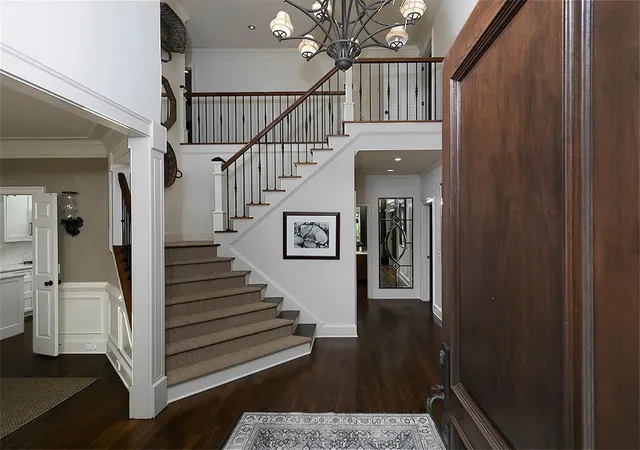 4th image of 665 Falls Lake Dr, Johns Creek, GA 30022 | MLS# 7811353