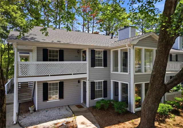 2nd image of 405 Natchez Tr, Sandy Springs, GA 30350 | MLS# 7799042