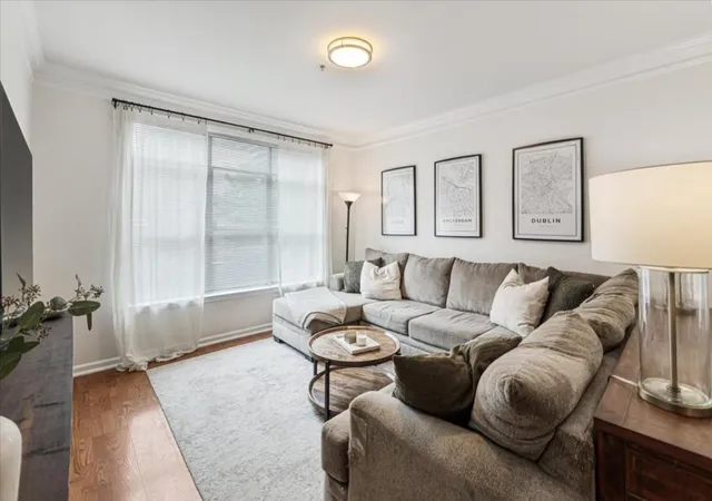 3rd image of 955 Juniper St Ne, Atlanta, GA 30309