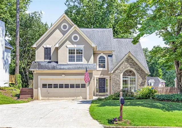 Homes for sale in Suwanee, GA | 650 Ruxbury Ct, Suwanee, GA 30024 | MLS# 7801935