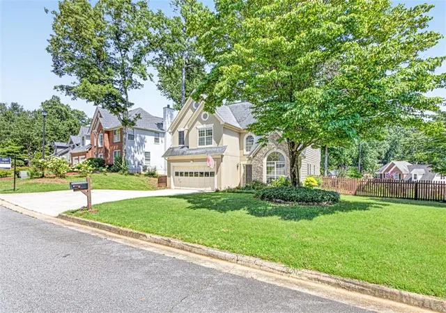 Homes for sale in Suwanee, GA | 650 Ruxbury Ct, Suwanee, GA 30024 | MLS# 7801935