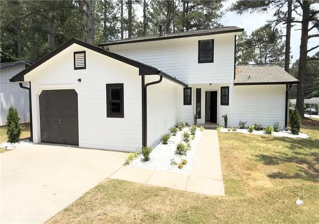 2nd image of 2070 Mallard Wy, Lithonia, GA 30058 | MLS# 7764826