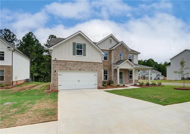 Photo 3 of Single family home for sale at 141 Dohrn Dr, Loganville, GA 30052 | MLS# 7797064 | Listing updated on 2026-09-21