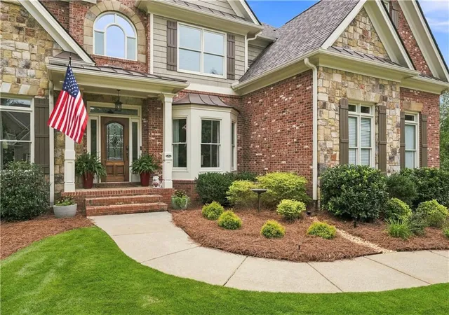 Photo 2 of Single family home for sale at 2125 Cascading Crk Ct, Cumming, GA 30041 | MLS# 7809838 | Listing updated on 2026-08-25