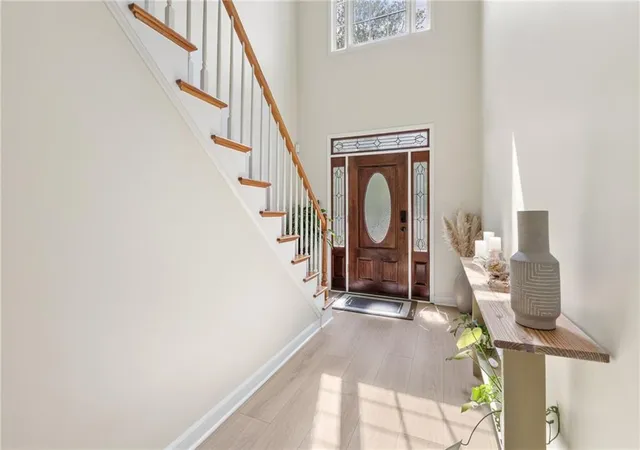 Photo 3 of Sale Pending at 255 Nesbit Entry Dr, Roswell, GA 30076 | MLS# 7818670 | Listing updated on 2026-08-23