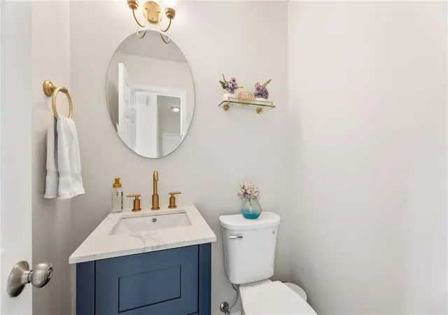Photo 4 of Sale Pending at 255 Nesbit Entry Dr, Roswell, GA 30076 | MLS# 7818670 | Listing updated on 2026-08-23
