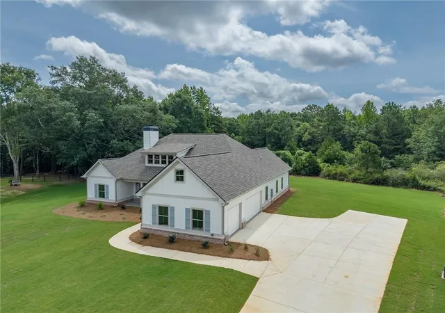 Photo 3 of Sale Pending at 347 Woodfin Way, Social Circle, GA 30025 | MLS# 7791382 | Listing updated on 2026-09-10