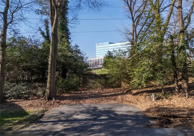 3rd image of 1849 Howell Mill Rd Nw, Atlanta, GA 30318 | MLS# 7534372
