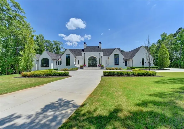 Photo 1 of Single family home for sale at 2305 Braselton Hwy, Buford, GA 30519 | MLS# 7770377 | Listing updated on 2026-08-28