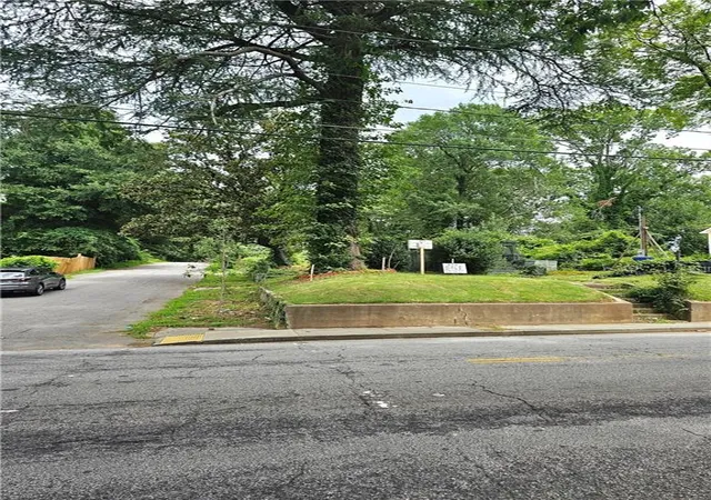 Photo 2 of Sale Pending at 531 Chappell Rd Nw, Atlanta, GA 30318 | MLS# 7808669 | Listing updated on 2026-09-09
