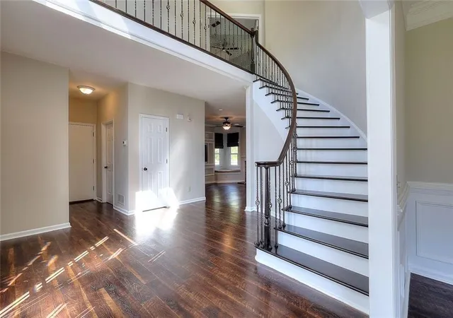 4th image of 10590 Stonepoint Pl, Johns Creek, GA 30097 | MLS# 7769320