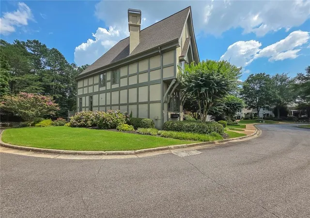 Photo 3 of Townhouse for sale at 264 Summerour Vale, Johns Creek, GA 30097 | MLS# 7795326 | Listing updated on 2026-08-24