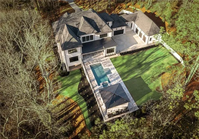 Photo 4 of Sale Pending at 5211 Powers Fry Rd, Sandy Springs, GA 30327 | MLS# 7820662 | Listing updated on 2026-10-30