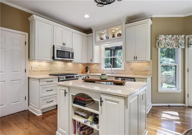 Photo 2 of Sale Pending at 612 Trailwood Ln Sw, Marietta, GA 30064 | MLS# 7821634 | Listing updated on 2026-08-27