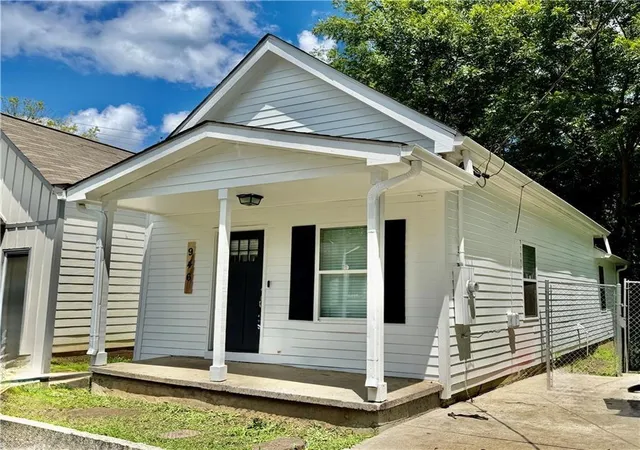 1st image of 946 Hubbard St Sw, Atlanta, GA 30310 | MLS# 7815715