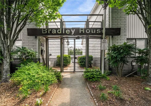 1st image of 3501 Roswell Rd Ne #102, Atlanta, GA 30305 | MLS# 7570100