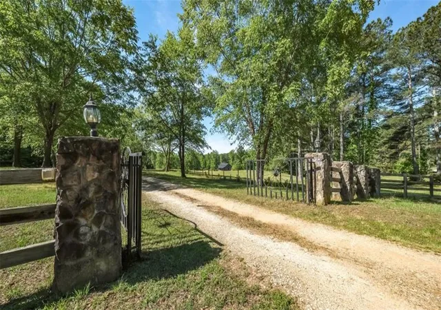 2nd image of 9511 Highpoint Rd, Villa Rica, GA 30180 | MLS# 7814427