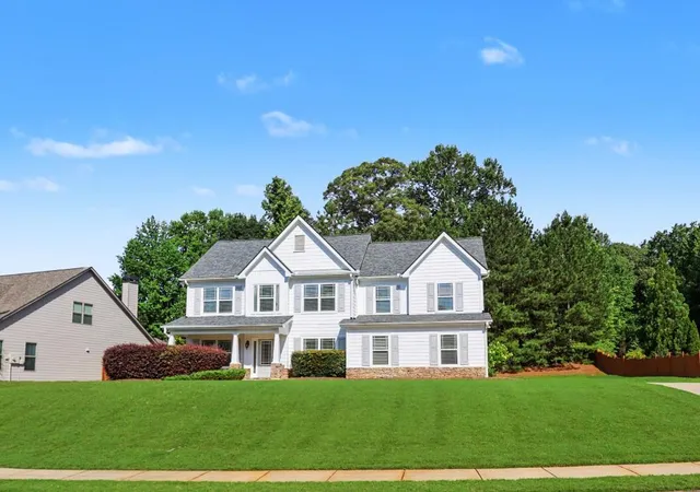 Photo 3 of Sale Pending at 4719 Shady Lake Cir, Gainesville, GA 30507 | MLS# 7794383 | Listing updated on 2026-09-12