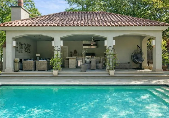 Photo 2 of Single family home for sale at 43 28th Street NW, Atlanta, GA 30309 | MLS# 7803218 | Listing updated on 2026-09-11