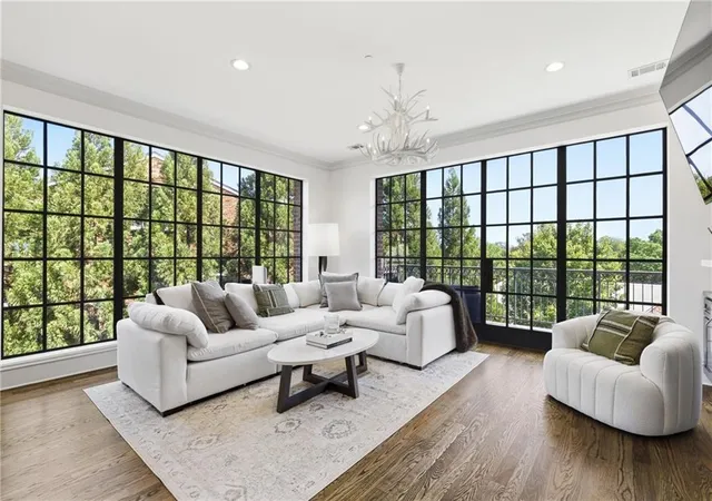 Photo 3 of Sale Pending at 220 Vickery Fls Dr, Roswell, GA 30075 | MLS# 7767639 | Listing updated on 2026-09-03