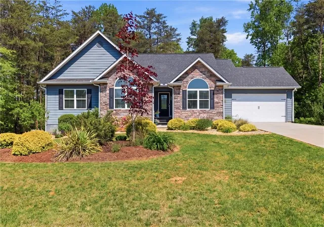 Homes for sale in Demorest, GA | 393 Linwood Dr, Demorest, GA 30535 | MLS# 7781348