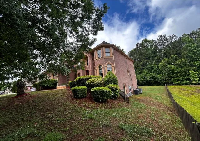 3rd image of 4547 Mossey Dr, Lithonia, GA 30038 | MLS# 7784369
