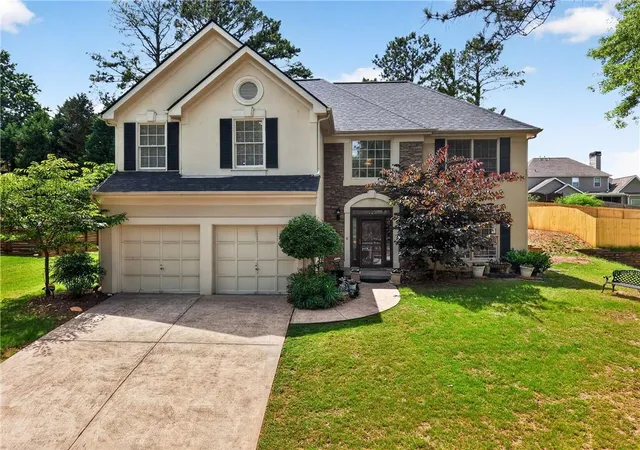 Photo 3 of Single family home for sale at 11370 Quail Brk, Johns Creek, GA 30097 | MLS# 7759957 | Listing updated on 2026-09-05