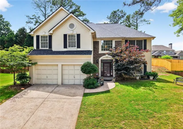 Photo 3 of Single family home for sale at 11370 Quail Brk, Johns Creek, GA 30097 | MLS# 7759957 | Listing updated on 2026-09-05