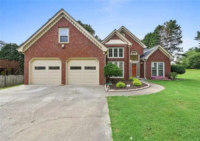 2nd image of 245 Walford Ct, Suwanee, GA 30024 | MLS# 7802915