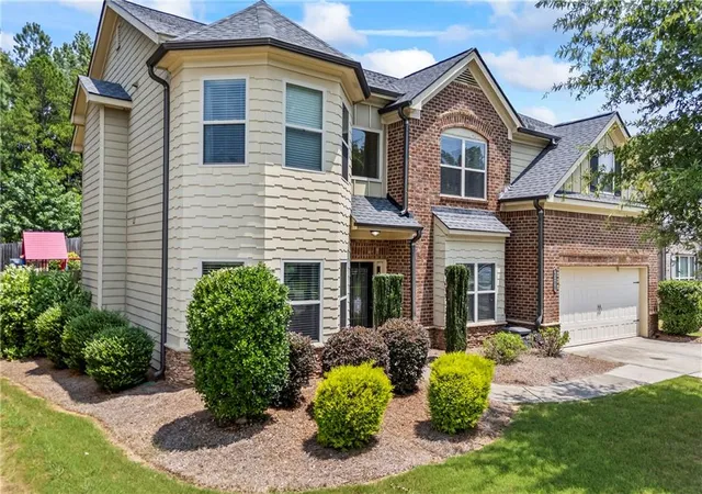 Photo 3 of Single family home for sale at 4299 Two Brg Dr, Buford, GA 30518 | MLS# 7816688 | Listing updated on 2026-09-20