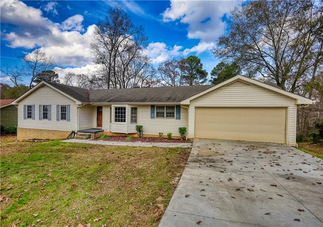2nd image of 2289 Amberbrook Dr Sw, Conyers, GA 30094 | MLS# 7790249