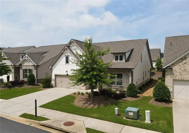 Photo 3 of Single family home for sale at 3220 Fitzgerald Way, Cumming, GA 30041 | MLS# 7817903 | Listing updated on 2026-09-20