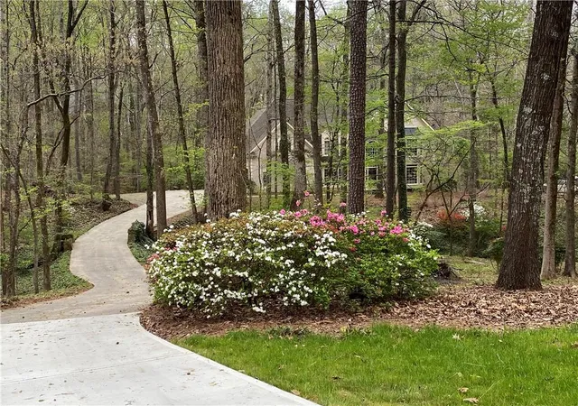 Photo 3 of Single family home for sale at 281 Oak Hammock Dr Nw, Kennesaw, GA 30152 | MLS# 7795684 | Listing updated on 2026-08-31