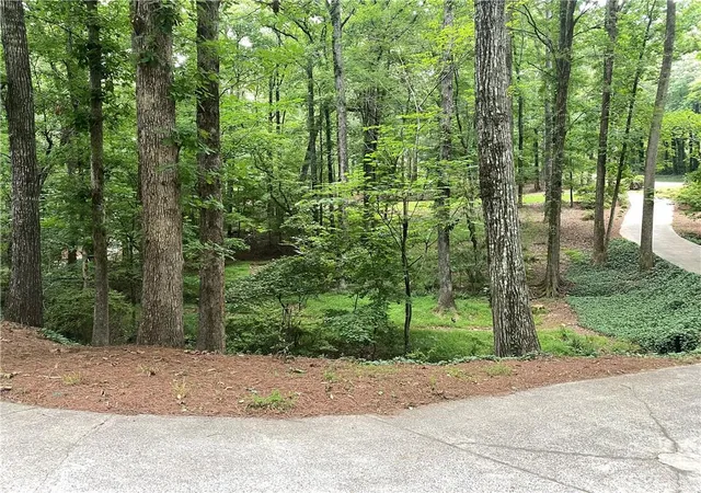 Photo 3 of Single family home for sale at 281 Oak Hammock Dr NW, Kennesaw, GA 30152 | MLS# 7795684 | Listing updated on 2026-08-31