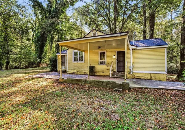 Photo 3 of Single family home for sale at 244 Dollar Ml Rd SW, Atlanta, GA 30331 | MLS# 7860876 | Listing updated on 2026-10-30