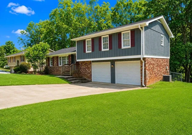 Photo 3 of Sale Pending at 970 Woodbridge Dr, Conyers, GA 30012 | MLS# 7818022 | Listing updated on 2026-08-26