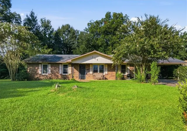 Photo 1 of Single family home for sale at 109 Avalon Dr, Warner Robins, GA 31093 | MLS# 7823678 | Listing updated on 2026-09-22