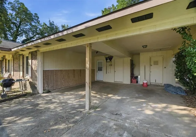Photo 4 of Single family home for sale at 109 Avalon Dr, Warner Robins, GA 31093 | MLS# 7823678 | Listing updated on 2026-09-22