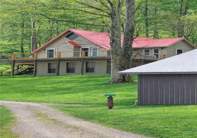 Photo 2 of Single family home for sale at 137 Blue Spruce Dr, Blairsville, GA 30512 | MLS# 7739198 | Listing updated on 2026-10-15
