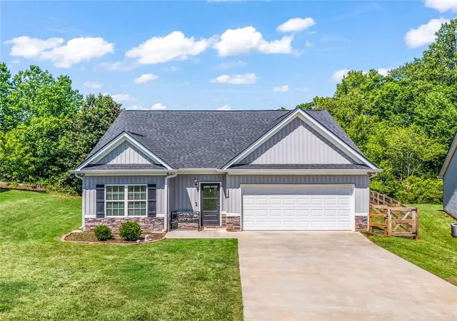 Homes for sale in Alto, GA | 372 Highland Pointe Dr, Alto, GA 30510 | MLS# 7768410