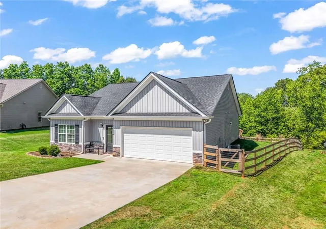 Homes for sale in Alto, GA | 372 Highland Pointe Dr, Alto, GA 30510 | MLS# 7768410