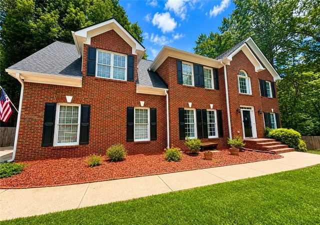 3rd image of 1156 Maple Creek Rdg, Loganville, GA 30052 | MLS# 7793071
