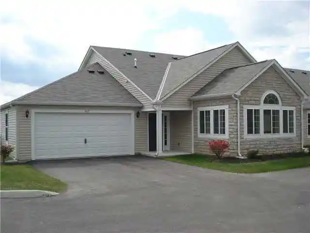Listing Photo 1 - Condo for sale in 967 Governors Cir located at 967 Governors Cir, Lancaster, OH 43130 - Unit #OVC6B