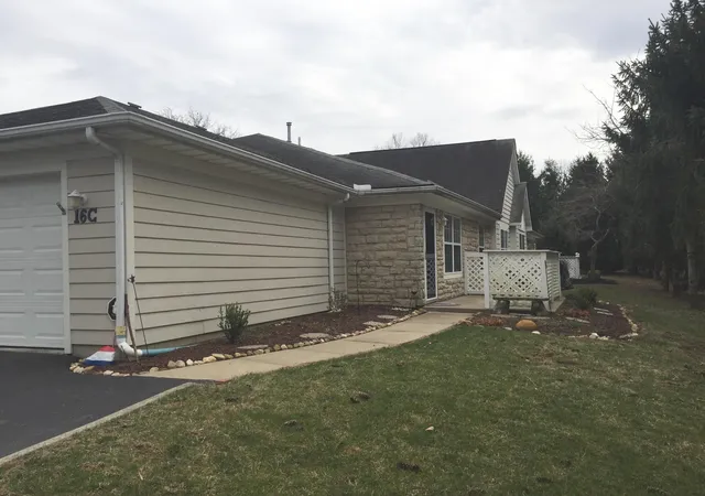 Listing Photo 1 - Condo for sale in building located at 185 Groveport Pike, Canal Winchester, OH 43110 - Unit #16C